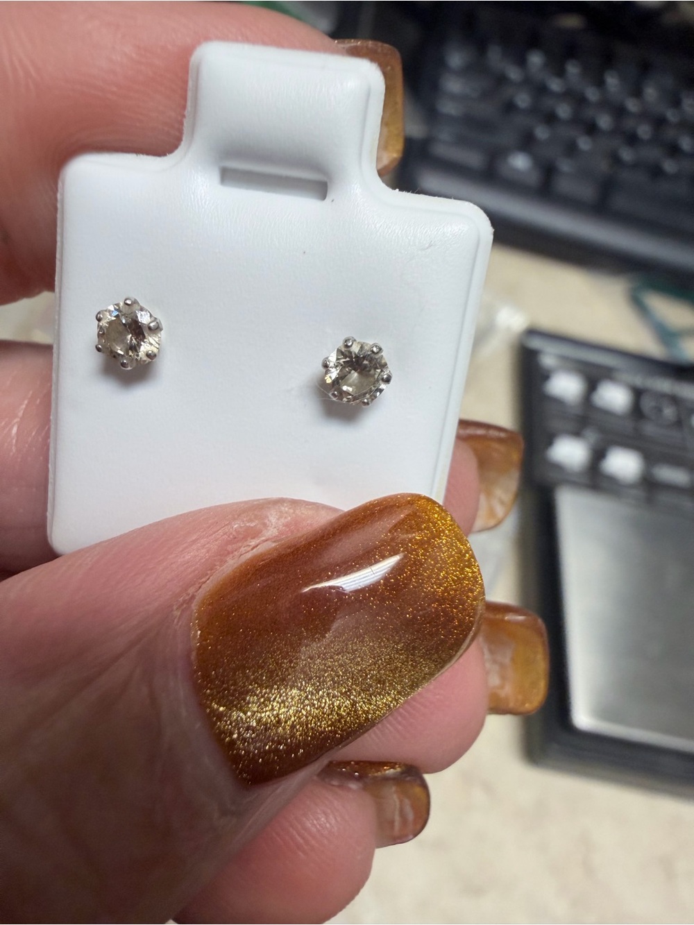 Brilliant 0.15 Carats each Stud Earrings - PT900 Setting